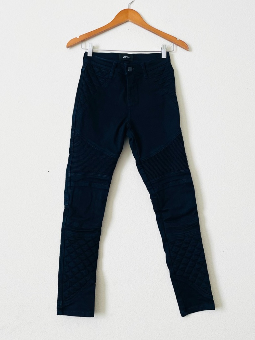 ATWYLD Size 26 Voyager Kevlar lined women’s skinny moto jeans in dark navy blue